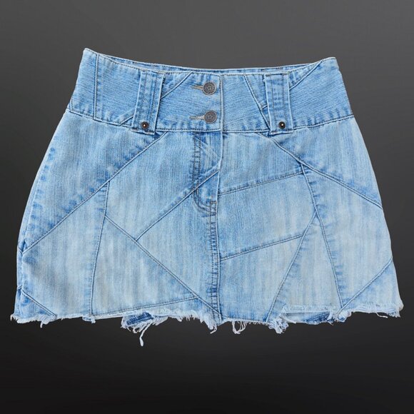 Y2K Denim Micro Mini Skirt Size 0 Womens XS Distressed Raw Hem Light Wash - Picture 1 of 9